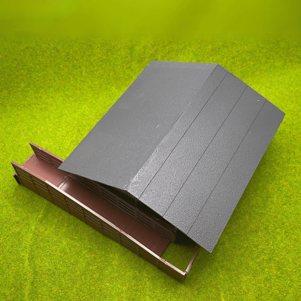 HO Scale Railside Animal Shed (Pre-Assembled)