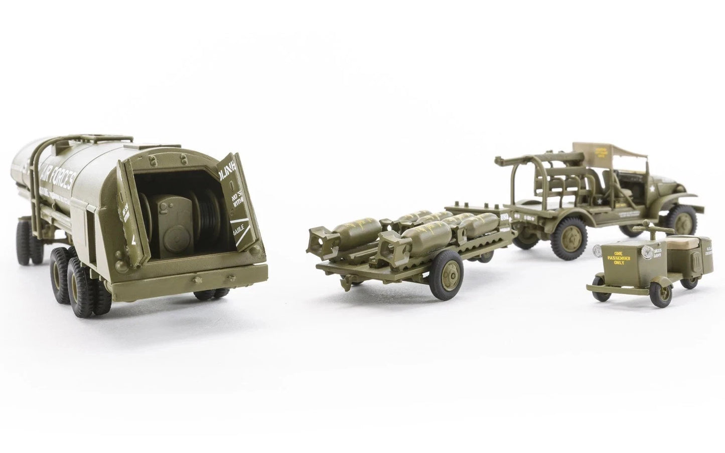 Airfix A06304 WWII USAAF 8th Air Force Bomber Resupply Set 1/72 Model Kit Set
