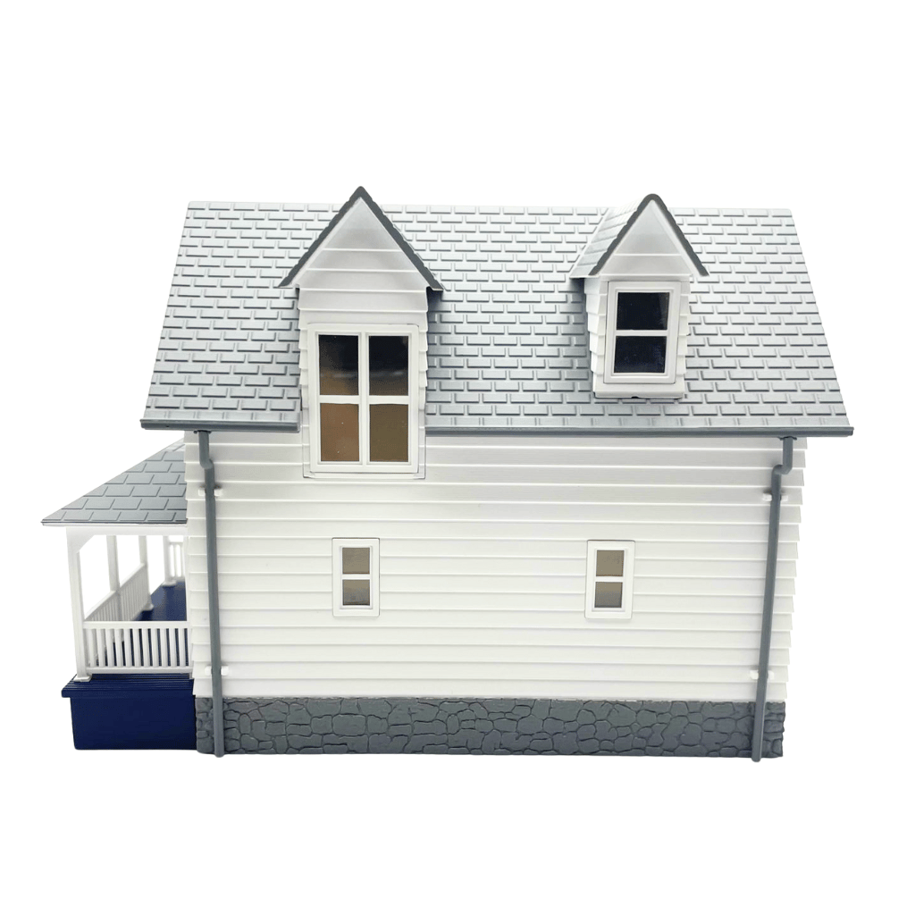 HO Scale White Farmhouse (Pre-Assembled)