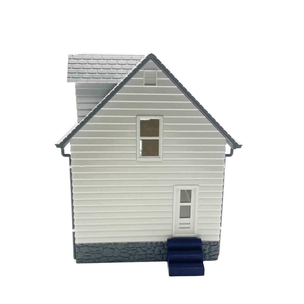 HO Scale White Farmhouse (Pre-Assembled)