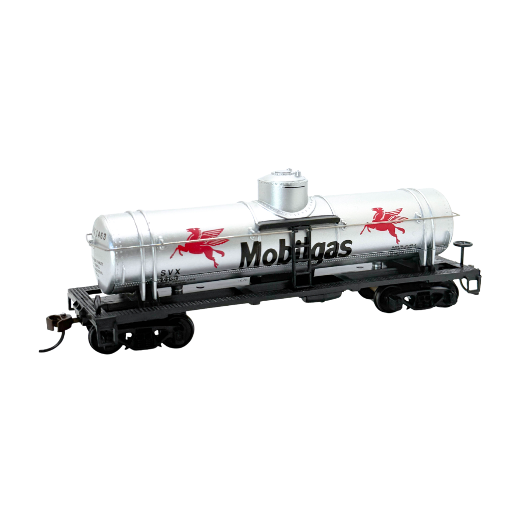 HO Dome Tank Car - Mobil Oil