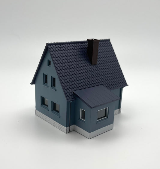 N Scale Bungalow Blue with Black Roof