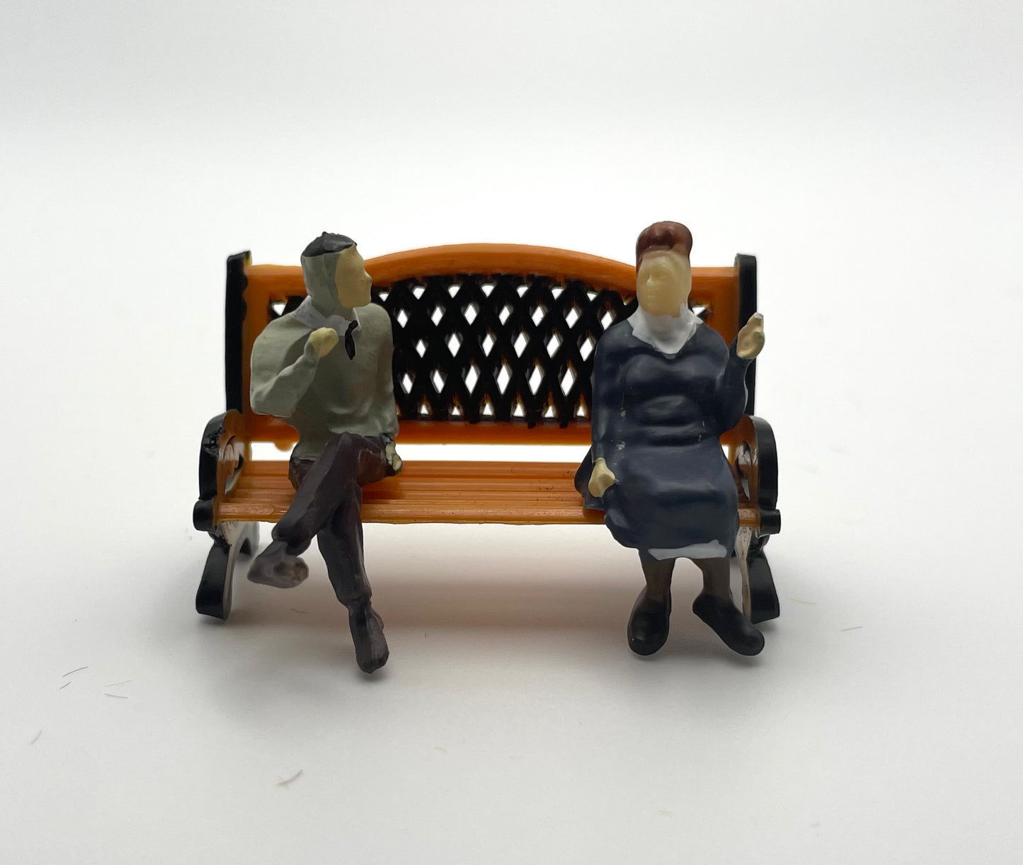 O Scale Sitting Figures