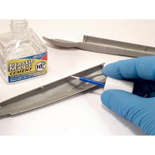Deluxe Materials – AD83 Plastic Magic 10S Cement